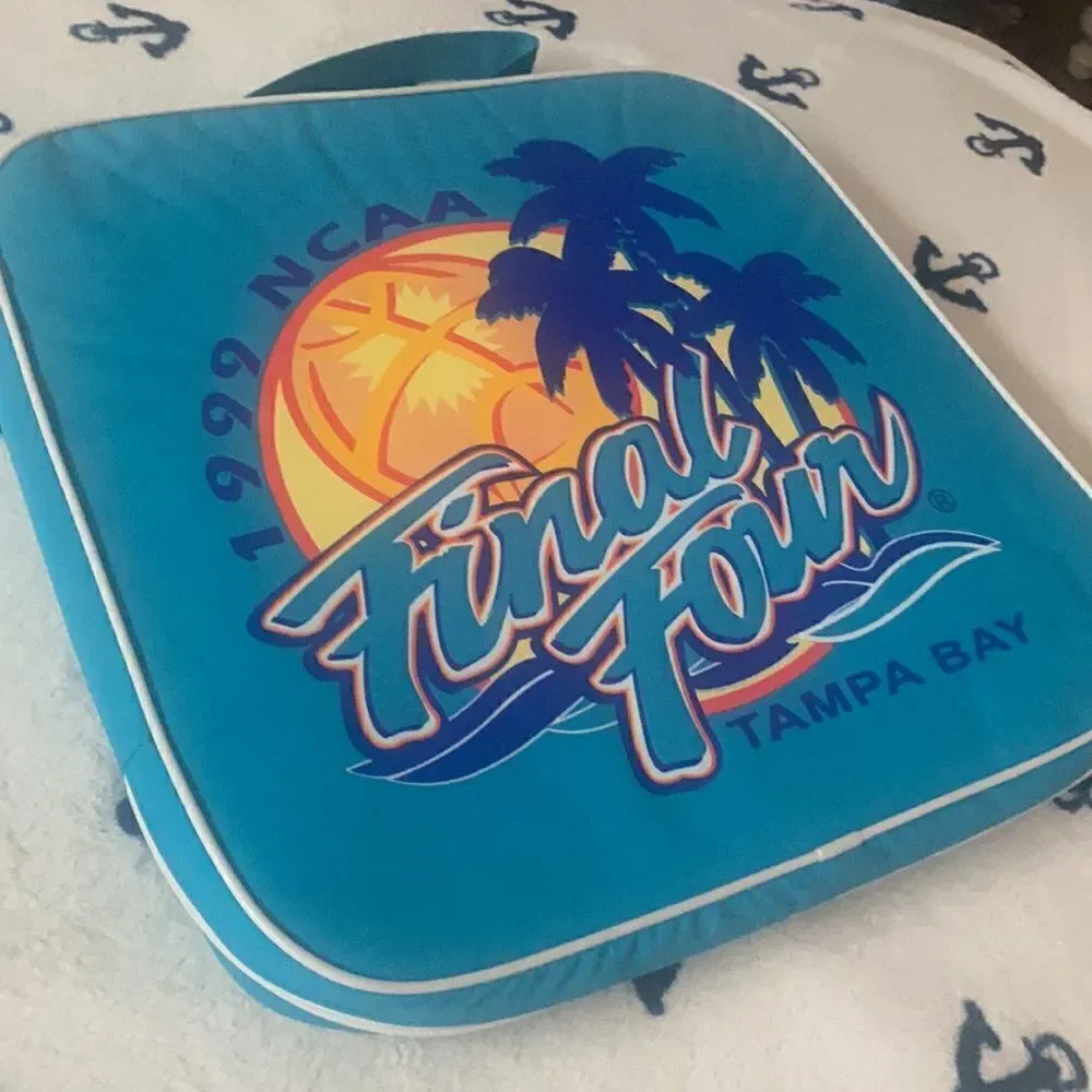 💥Vintage 1999 NCAA Final Four Tampa Bay Seat 🏠